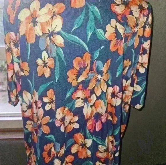 Bobeau Womans Floral Blouse Size 1x - Picture 8 of 11